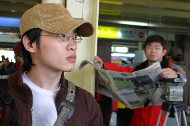 台灣鐵路旅遊攝影台中火車站月台旅客特寫2005攝影照片183