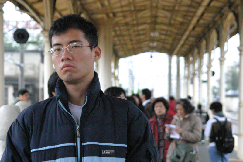 台灣鐵路旅遊攝影台中火車站月台旅客特寫2005攝影照片232