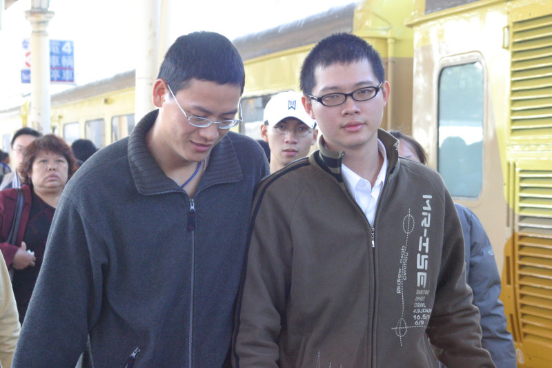 台灣鐵路旅遊攝影台中火車站月台旅客特寫2006攝影照片12