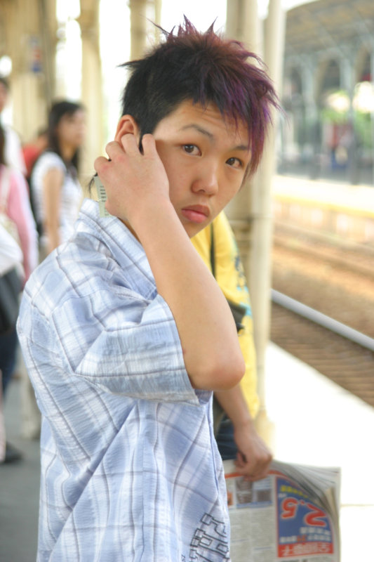 台灣鐵路旅遊攝影台中火車站月台旅客特寫2006攝影照片202