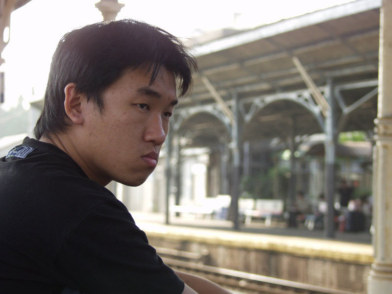 台灣鐵路旅遊攝影台中火車站月台旅客特寫2006攝影照片251