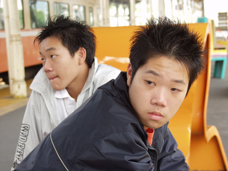 台灣鐵路旅遊攝影台中火車站月台旅客特寫2006攝影照片323
