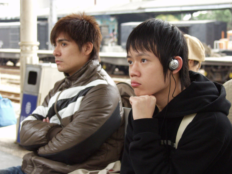 台灣鐵路旅遊攝影台中火車站月台旅客特寫2006攝影照片344