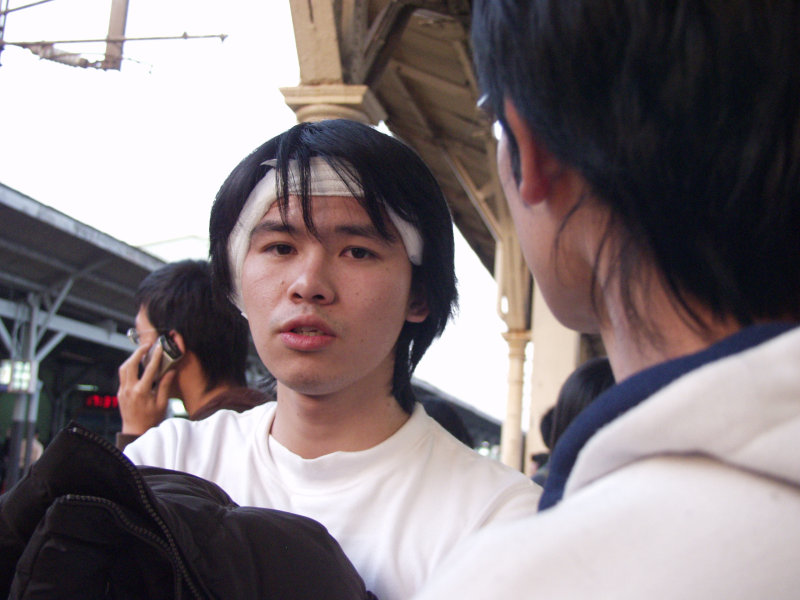 台灣鐵路旅遊攝影台中火車站月台旅客特寫2006攝影照片391