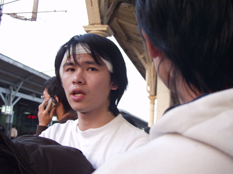 台灣鐵路旅遊攝影台中火車站月台旅客特寫2006攝影照片392