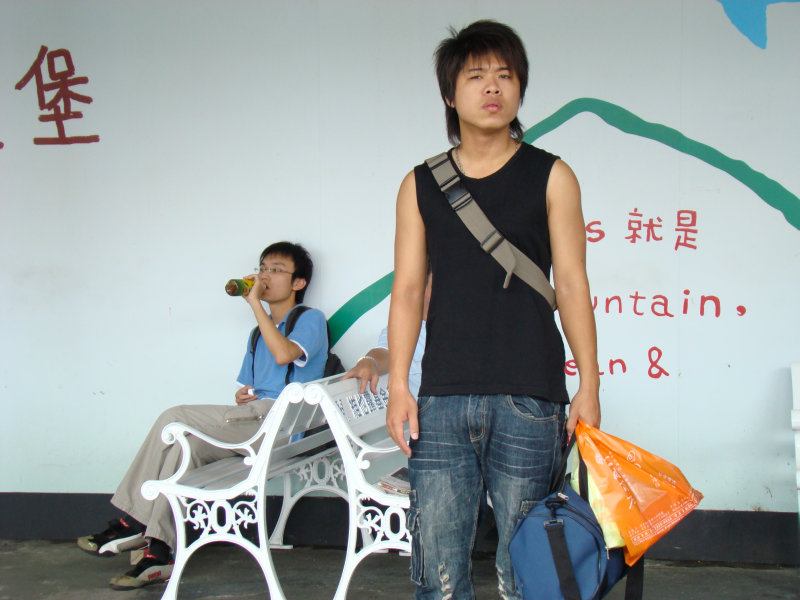 台灣鐵路旅遊攝影台中火車站月台旅客特寫2007攝影照片99