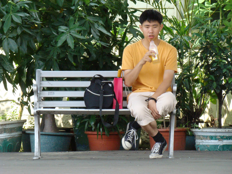 台灣鐵路旅遊攝影台中火車站月台旅客特寫2007攝影照片160