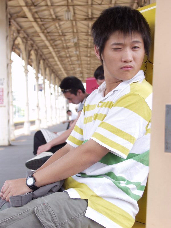 台灣鐵路旅遊攝影台中火車站月台旅客特寫2007攝影照片270