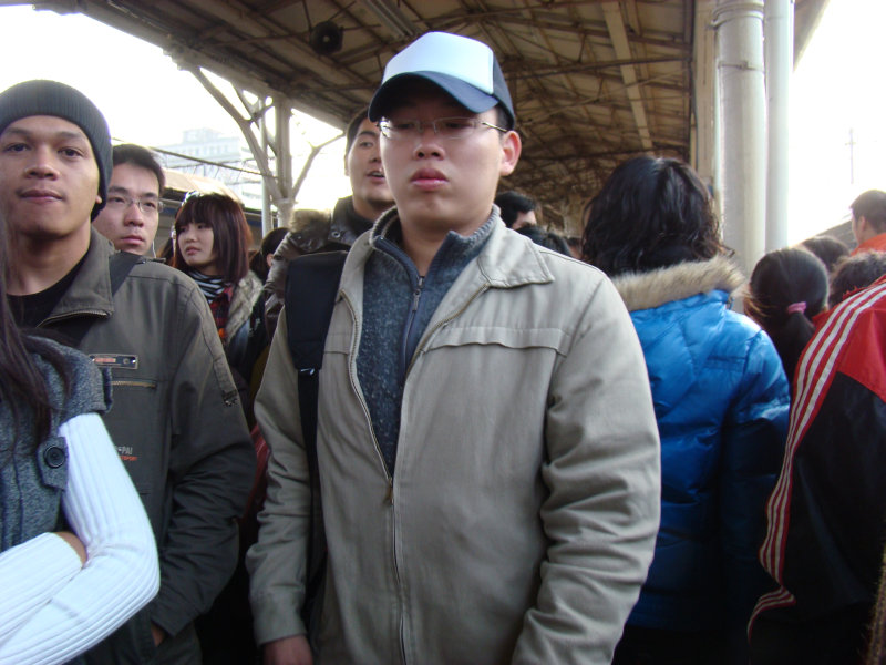 台灣鐵路旅遊攝影台中火車站月台旅客特寫2008攝影照片22