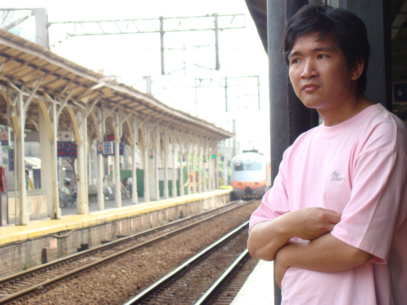 台灣鐵路旅遊攝影台中火車站月台旅客特寫2008攝影照片86