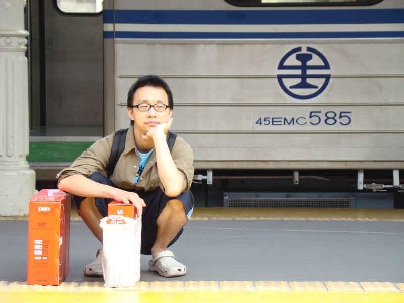 台灣鐵路旅遊攝影台中火車站月台旅客特寫2008攝影照片88