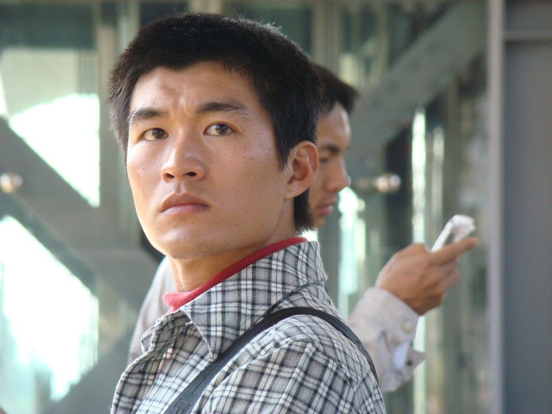 台灣鐵路旅遊攝影台中火車站月台旅客特寫2009-01-31攝影照片20