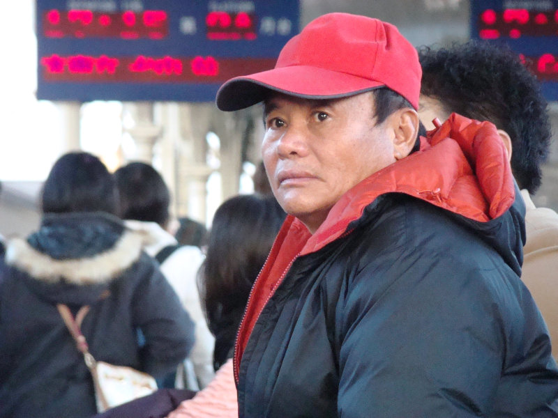 台灣鐵路旅遊攝影台中火車站月台旅客特寫2009攝影照片114