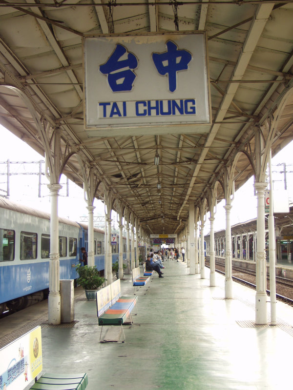 台灣鐵路旅遊攝影台中火車站月台景物篇2002攝影照片6