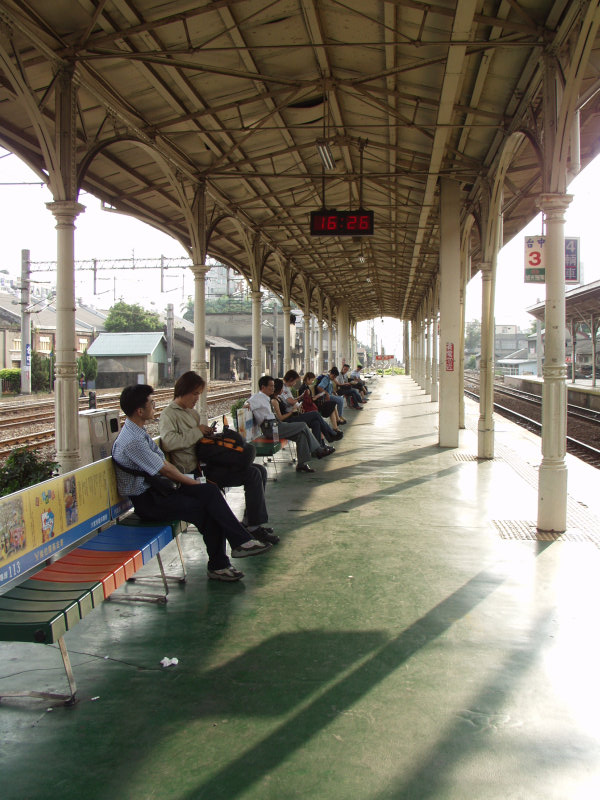 台灣鐵路旅遊攝影台中火車站月台景物篇2002攝影照片9