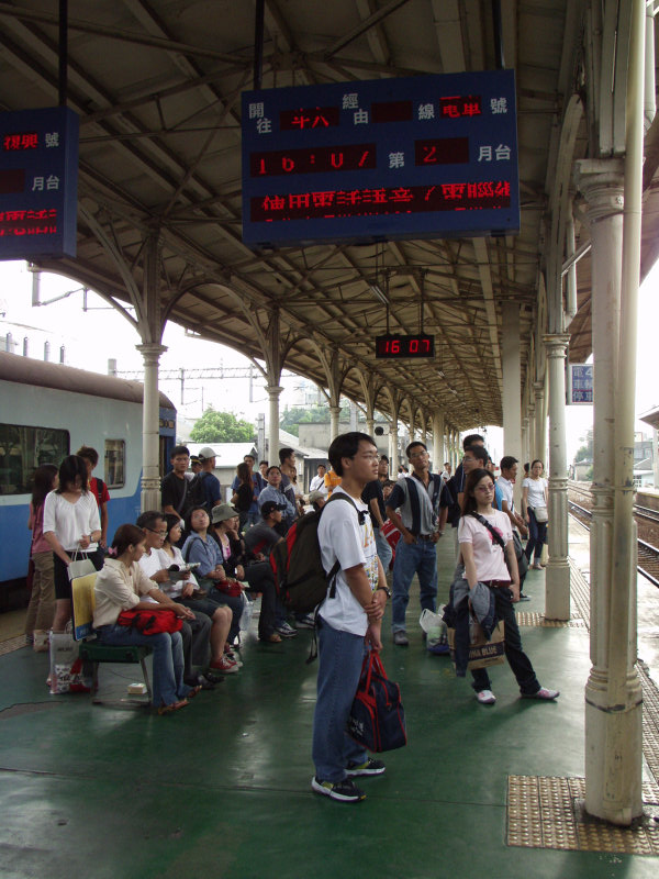 台灣鐵路旅遊攝影台中火車站月台景物篇2002攝影照片10