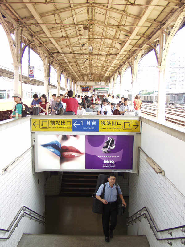 台灣鐵路旅遊攝影台中火車站月台景物篇2002攝影照片15