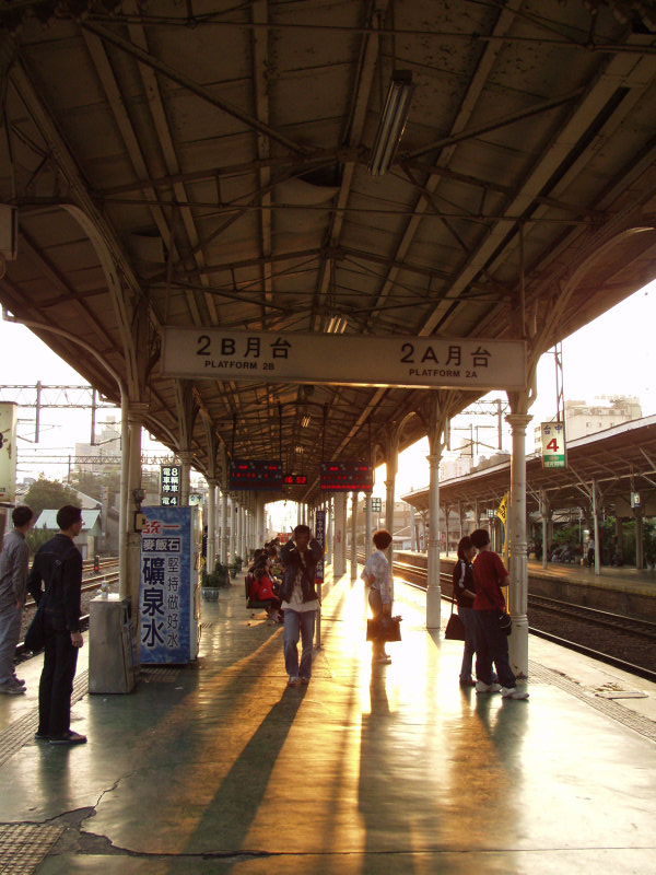 台灣鐵路旅遊攝影台中火車站月台景物篇2002攝影照片18