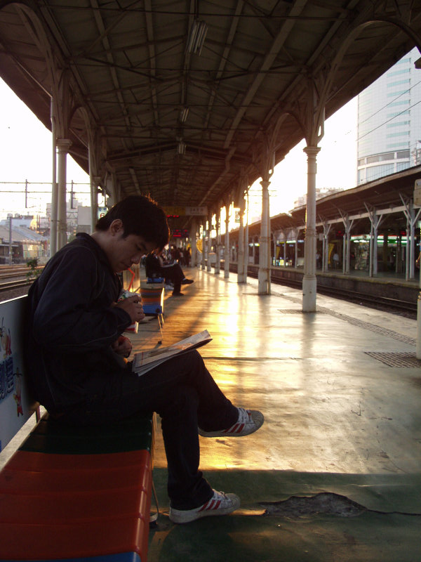 台灣鐵路旅遊攝影台中火車站月台景物篇2002攝影照片19
