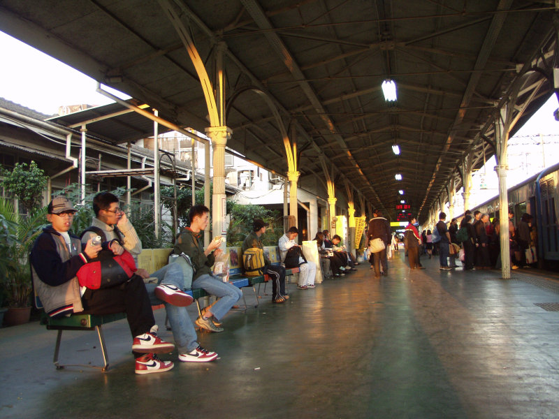 台灣鐵路旅遊攝影台中火車站月台景物篇2002攝影照片25