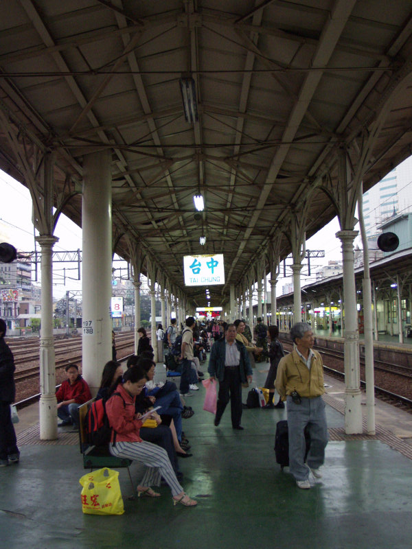 台灣鐵路旅遊攝影台中火車站月台景物篇2002攝影照片40