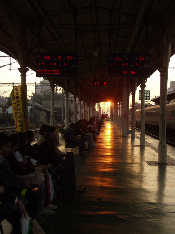 台灣鐵路旅遊攝影台中火車站月台景物篇2003攝影照片3