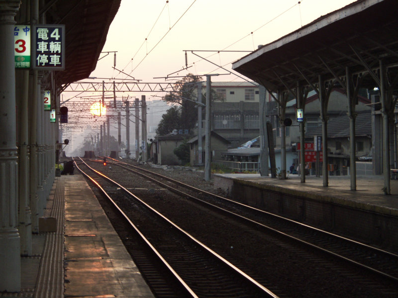 台灣鐵路旅遊攝影台中火車站月台景物篇2003攝影照片4