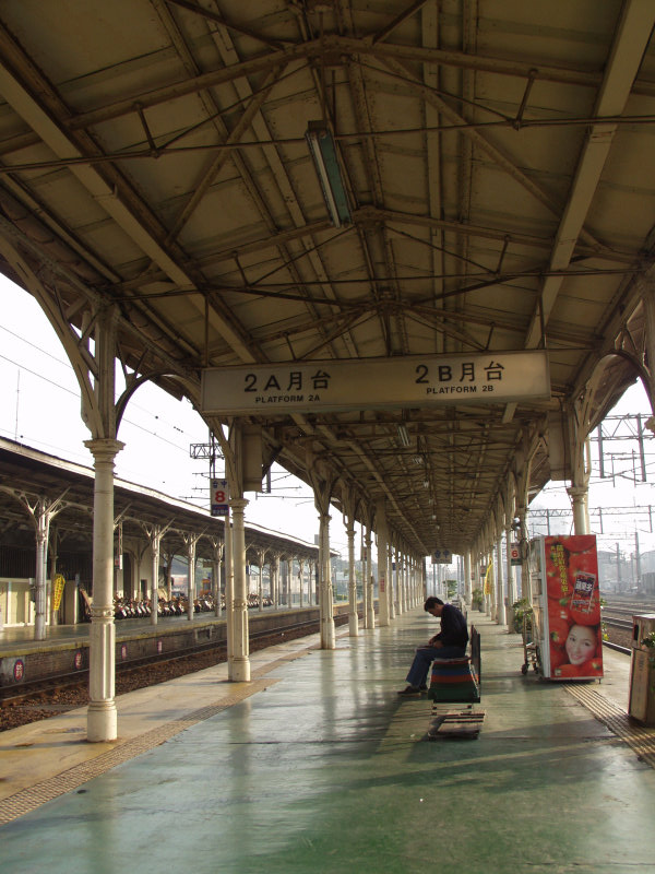 台灣鐵路旅遊攝影台中火車站月台景物篇2003攝影照片5