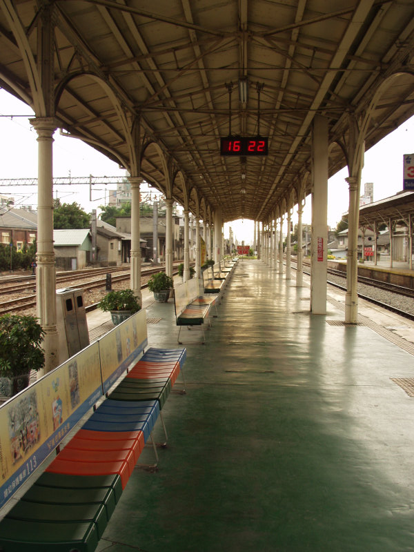 台灣鐵路旅遊攝影台中火車站月台景物篇2003攝影照片29
