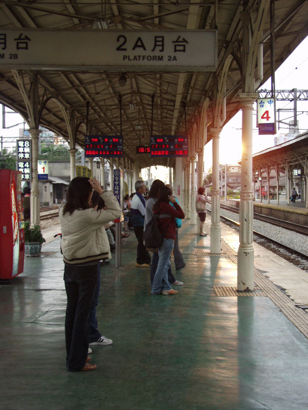 台灣鐵路旅遊攝影台中火車站月台景物篇2003攝影照片30