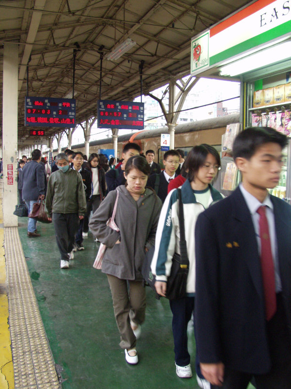 台灣鐵路旅遊攝影台中火車站月台景物篇2003攝影照片42