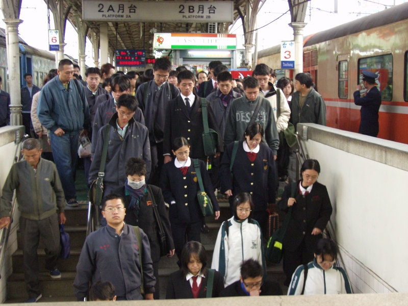 台灣鐵路旅遊攝影台中火車站月台景物篇2003攝影照片43
