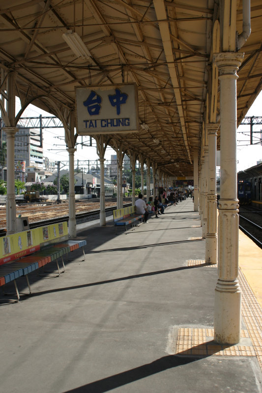 台灣鐵路旅遊攝影台中火車站月台景物篇2004攝影照片7