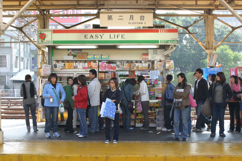 台灣鐵路旅遊攝影台中火車站月台景物篇2004攝影照片22