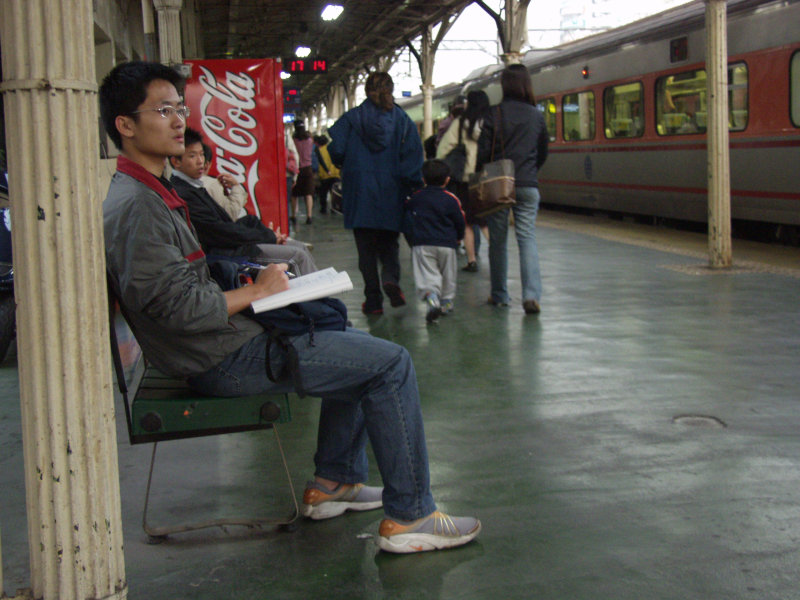 台灣鐵路旅遊攝影台中火車站月台景物篇2004攝影照片32