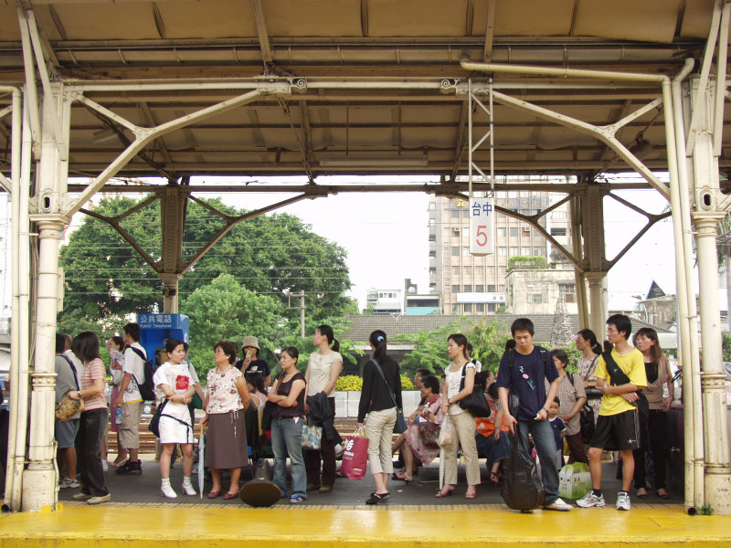 台灣鐵路旅遊攝影台中火車站月台景物篇2004攝影照片47