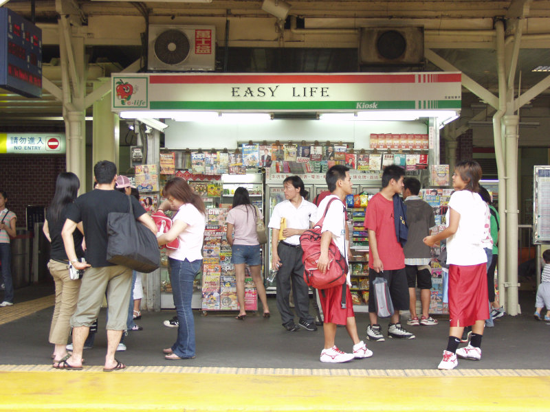 台灣鐵路旅遊攝影台中火車站月台景物篇2004攝影照片50