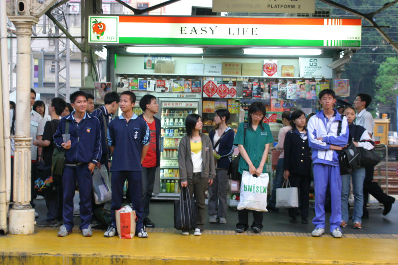 台灣鐵路旅遊攝影台中火車站月台景物篇2005攝影照片9