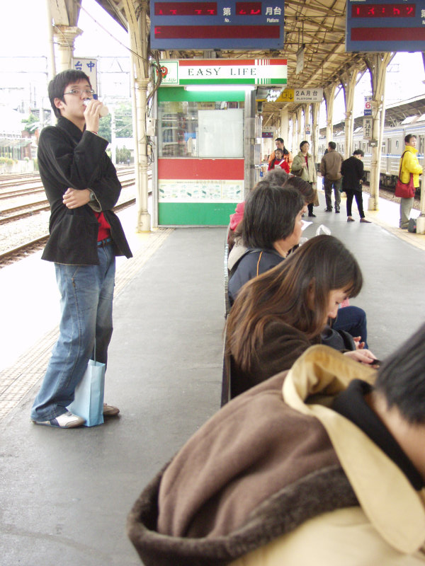 台灣鐵路旅遊攝影台中火車站月台景物篇2005攝影照片11