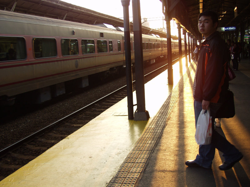 台灣鐵路旅遊攝影台中火車站月台景物篇2006攝影照片9