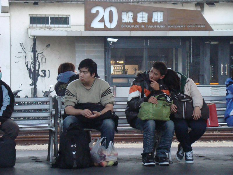 台灣鐵路旅遊攝影台中火車站月台景物篇20號倉庫藝術特區展場前攝影照片24