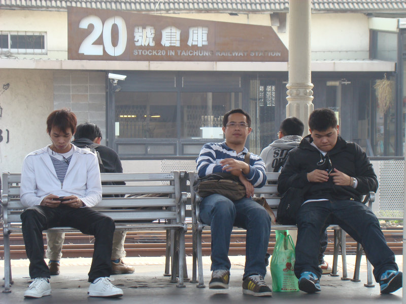 台灣鐵路旅遊攝影台中火車站月台景物篇20號倉庫藝術特區展場前攝影照片30