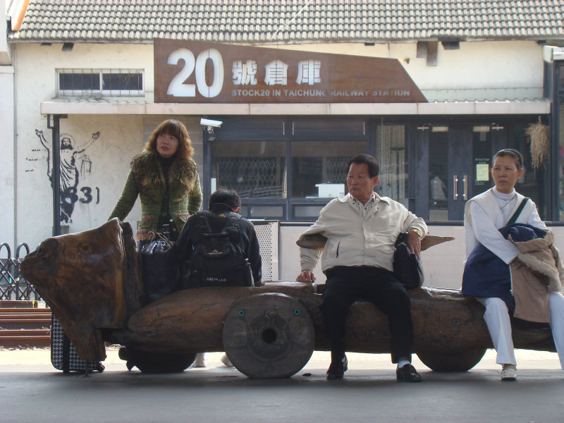 台灣鐵路旅遊攝影台中火車站月台景物篇20號倉庫藝術特區展場前攝影照片39