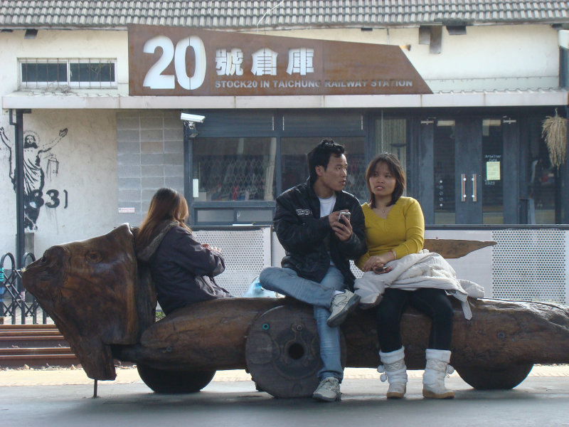 台灣鐵路旅遊攝影台中火車站月台景物篇20號倉庫藝術特區展場前攝影照片41