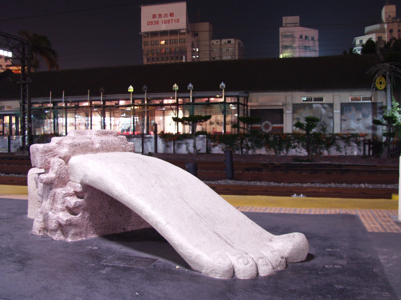 台灣鐵路旅遊攝影台中火車站月台景物篇夜景2006-02-11攝影照片5