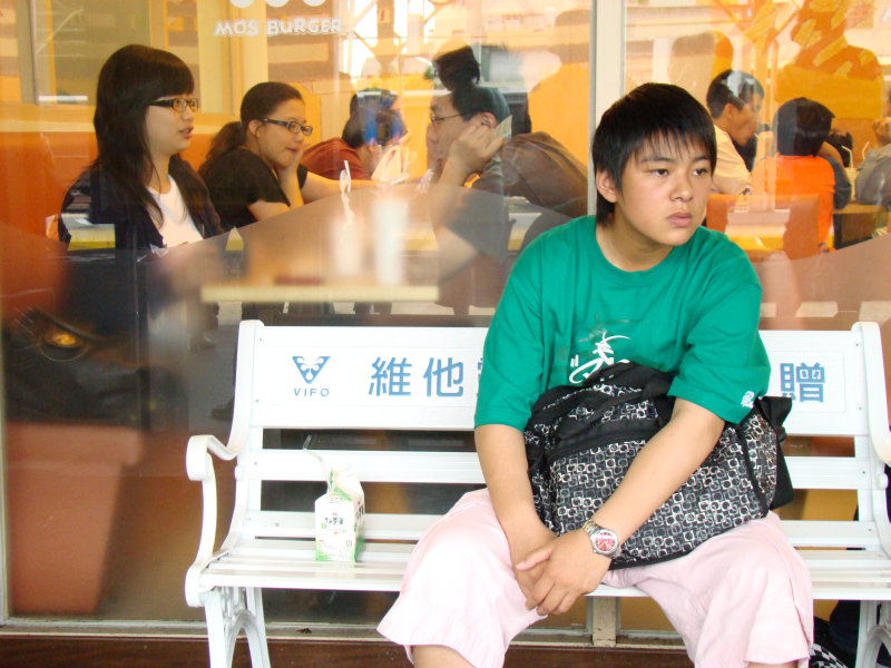 台灣鐵路旅遊攝影台中火車站月台景物篇摩斯漢堡攝影照片11