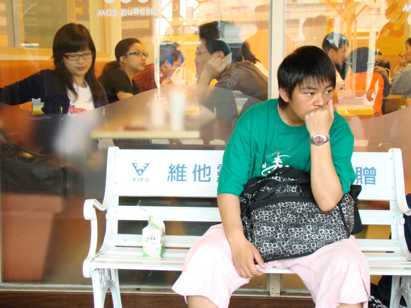 台灣鐵路旅遊攝影台中火車站月台景物篇摩斯漢堡攝影照片12