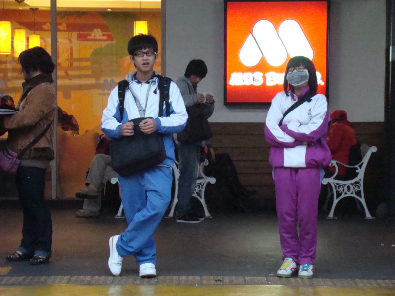 台灣鐵路旅遊攝影台中火車站月台景物篇摩斯漢堡攝影照片29