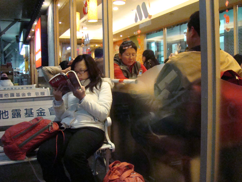 台灣鐵路旅遊攝影台中火車站月台景物篇摩斯漢堡攝影照片42