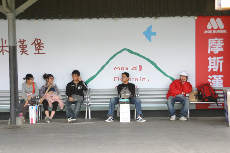 台灣鐵路旅遊攝影台中火車站月台景物篇摩斯漢堡攝影照片64